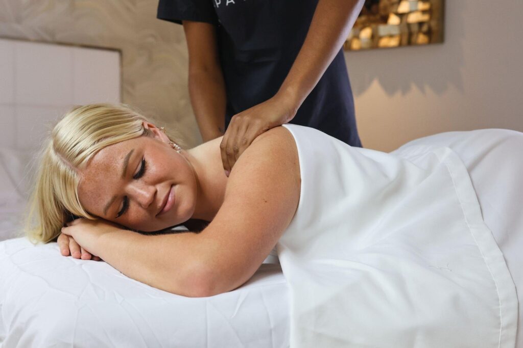 full body massage therapy - spa therapy in noida